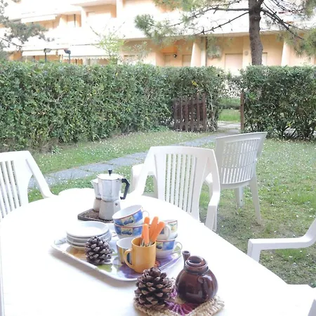 Appartement Three Flat With Garden Enciosed By Hedge Bibione